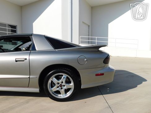 Used 2002 Pontiac Firebird Formula RWD image 16