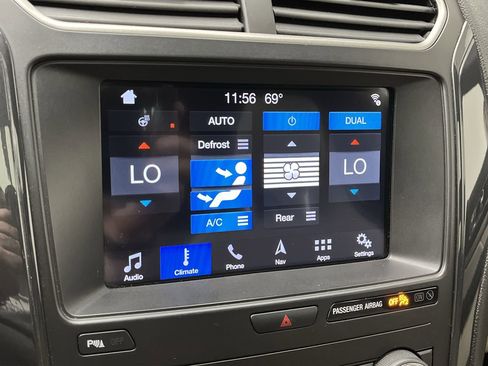 Used 2019 Ford Explorer XLT w/ Equipment Group 202A AWD/4WD image 23