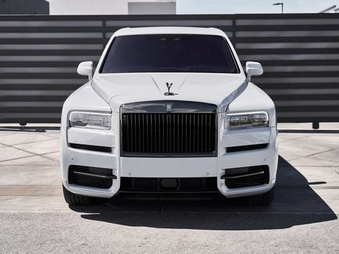 Used 2024 Rolls-Royce Cullinan Black Badge w/ Dark Exterior Package AWD/4WD image 15
