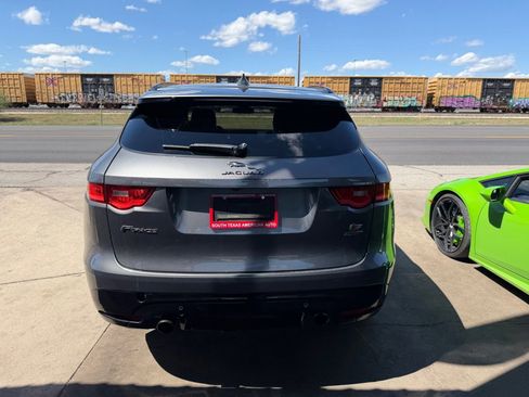 Used 2017 Jaguar F-PACE S image 22