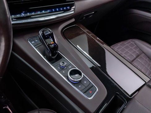 Certified 2024 Cadillac Escalade Premium Luxury Platinum w/ LPO, Floor Liner Package AWD/4WD image 13