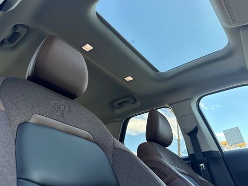 Certified 2025 Ford Bronco Sport Outer Banks w/ Outer Banks Tech Package+ AWD/4WD image 18