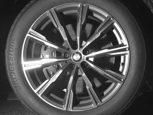 Used 2020 BMW X5 M50i w/ Premium Package image 10