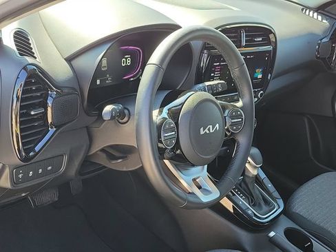 Used 2025 Kia Soul EX FWD image 10