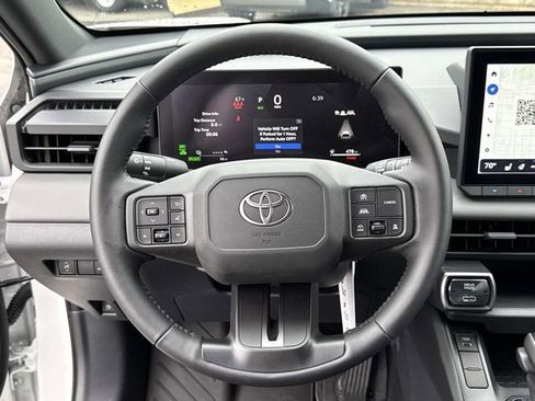 Used 2026 Toyota RAV4 SE w/ Convenience Package AWD/4WD image 19