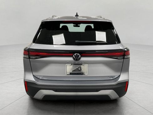 New 2025 Volkswagen Tiguan SE image 4