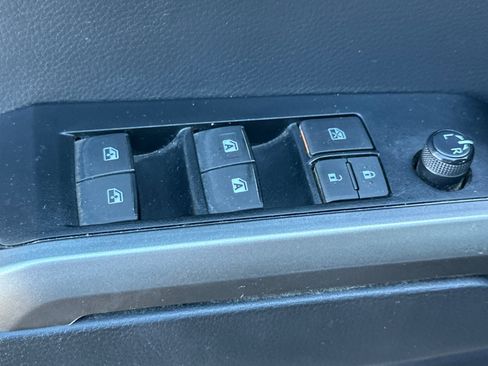 Used 2023 Toyota Tacoma SR5 w/ Black Out Package (TMS) image 13