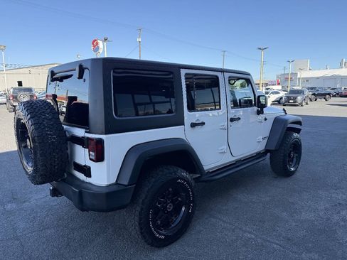 Used 2016 Jeep Wrangler Unlimited Rubicon w/ Connectivity Group AWD/4WD image 5