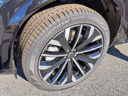 New 2026 Volvo XC90 T8 Plus image 10