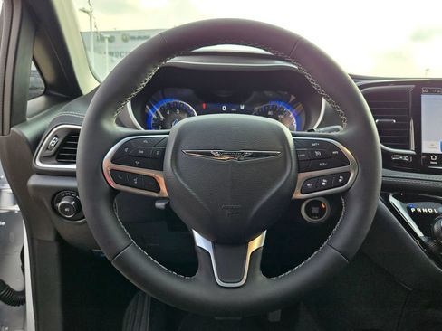 New 2026 Chrysler Pacifica Select FWD image 17