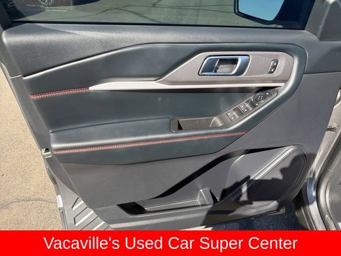 Used 2025 Ford Explorer ST-Line w/ ST-Line Street Pack AWD/4WD image 10