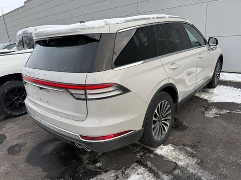Used 2023 Lincoln Aviator Reserve image 4