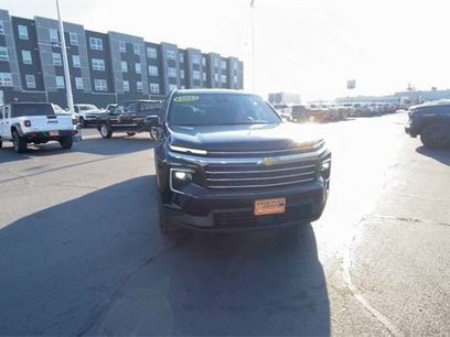 Used 2024 Chevrolet Traverse LT