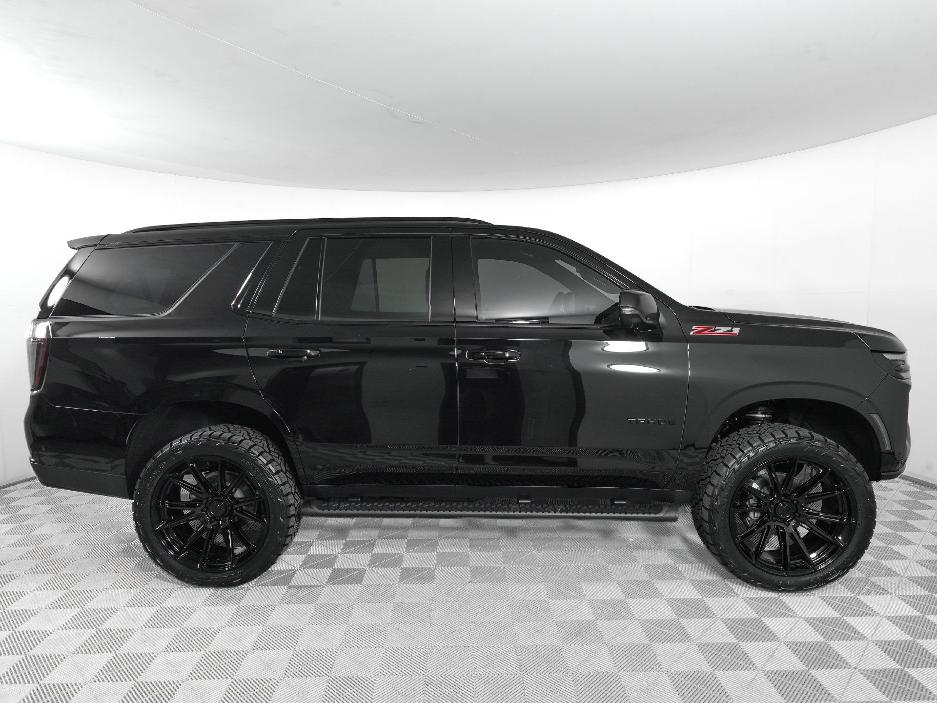 Used 2026 Chevrolet Tahoe Z71 w/ Comfort Package AWD/4WD image 5