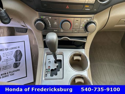 Used 2010 Toyota Highlander SE image 40