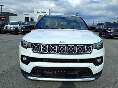 Used 2025 Jeep Compass Limited AWD/4WD image 12