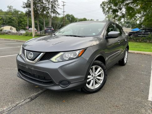 Used 2019 Nissan Rogue Sport S w/ Appearance Package AWD/4WD image 3