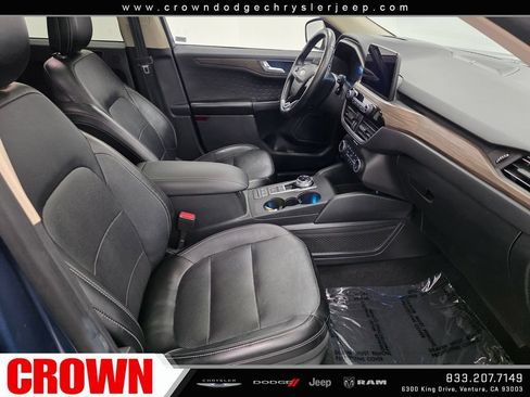 Used 2020 Ford Escape Titanium FWD image 11