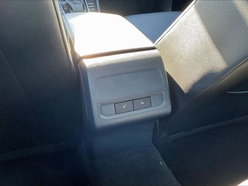 Used 2019 Volkswagen Jetta SEL w/ Cold Weather Package image 10