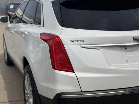 Used 2019 Cadillac XT5 Premium Luxury w/ Driver Assist Package FWD image 8