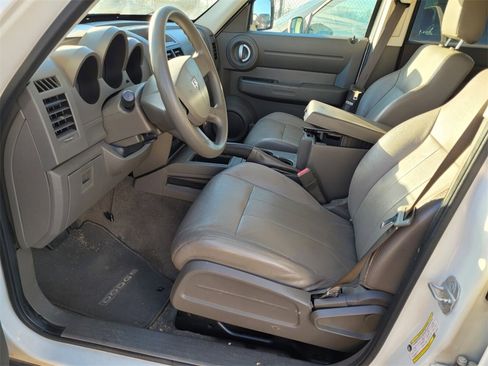 Used 2007 Dodge Nitro SXT image 4