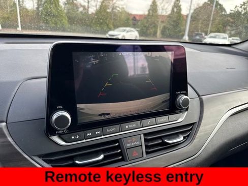 Used 2025 Nissan Altima 2.5 SV FWD image 20
