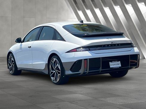 Used 2024 Hyundai Ioniq 6 SEL RWD image 6