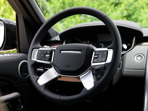 New 2026 Land Rover Discovery Dynamic SE AWD/4WD image 19