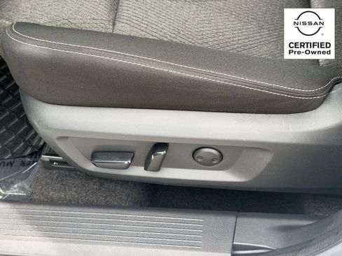 Certified 2025 Nissan Rogue SV FWD image 16