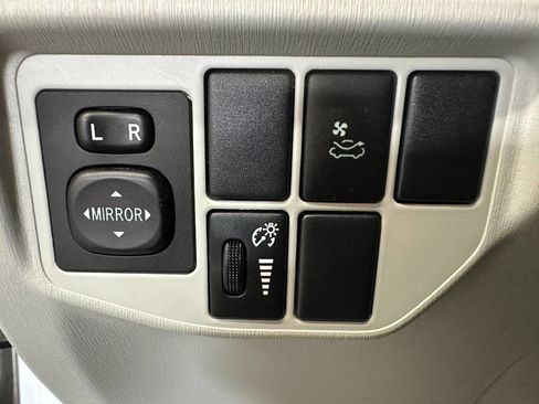 Used 2012 Toyota Prius Two image 17