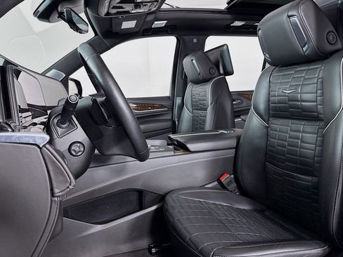 Used 2023 Cadillac Escalade Sport Platinum image 17