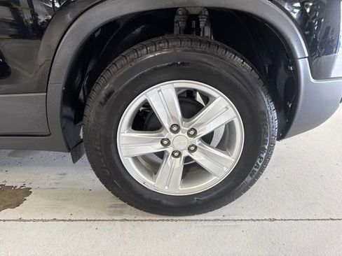 Used 2020 Chevrolet Trax LS FWD image 37