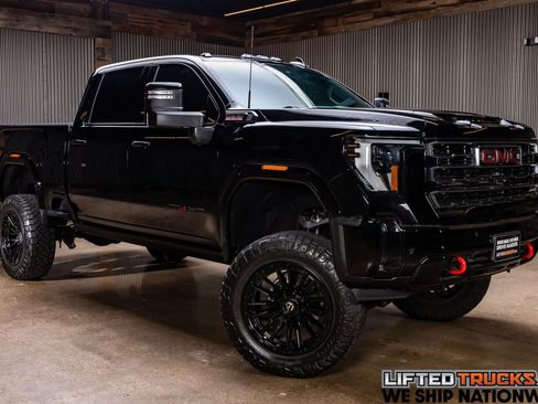 Used 2025 GMC Sierra 2500 AT4 w/ AT4 Premium Plus Package image 1