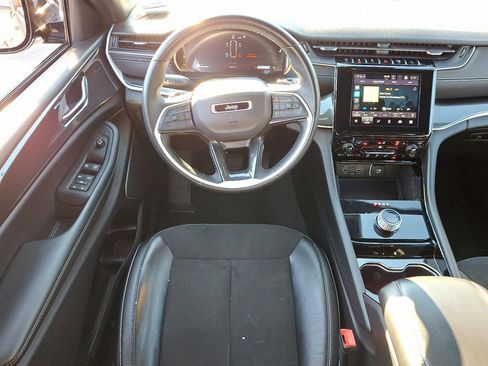 Used 2022 Jeep Grand Cherokee Altitude image 22