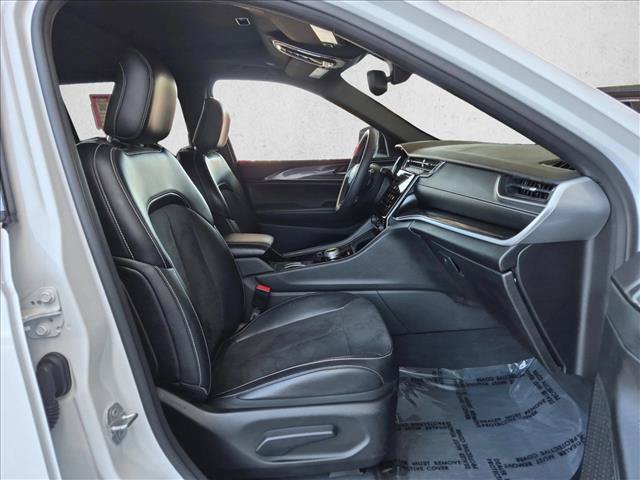 Used 2023 Jeep Grand Cherokee Altitude AWD/4WD image 20