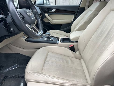 Used 2018 Audi Q5 2.0T Premium image 11