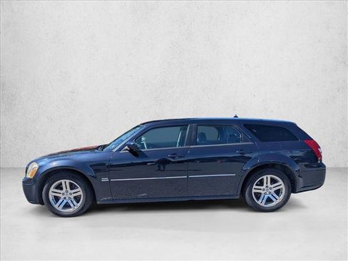 Used 2005 Dodge Magnum R/T w/ Convenience Group II RWD image 8