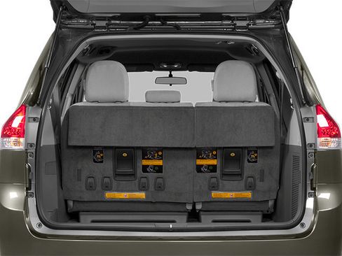 Used 2014 Toyota Sienna LE FWD image 12