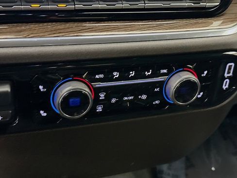 Used 2025 Chevrolet Silverado 1500 LT image 19