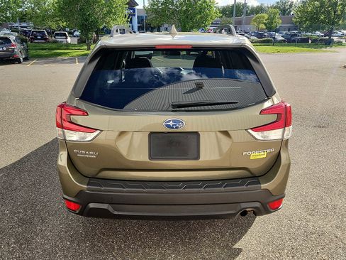 Used 2023 Subaru Forester Premium AWD/4WD image 5