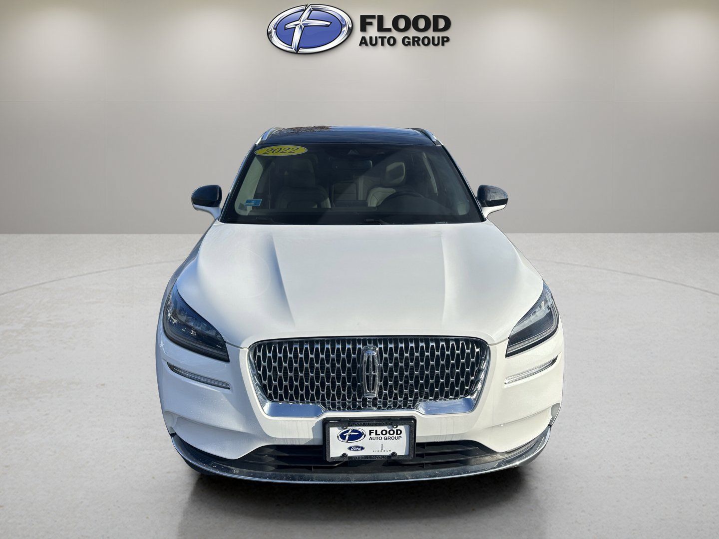 Used 2022 Lincoln Corsair AWD w/ Premium Package image 2