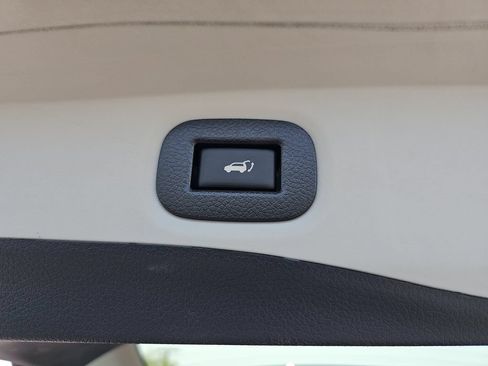 Used 2016 Nissan Rogue SL w/ SL Premium Package FWD image 34