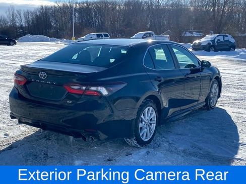 Used 2023 Toyota Camry SE image 4