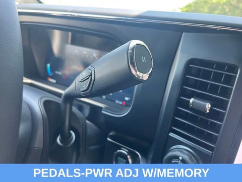 New 2025 Ford F350 Lariat w/ Lariat Ultimate Package image 16