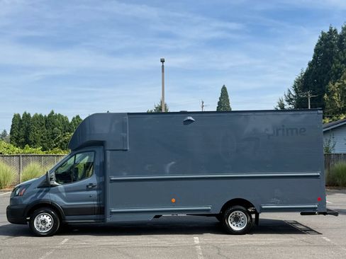 Used 2022 Ford Transit 350 DRW RWD image 2