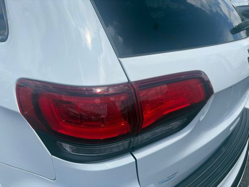 Used 2019 Jeep Grand Cherokee High Altitude RWD image 16