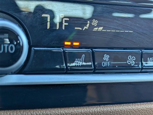 Used 2019 BMW 530i xDrive w/ Convenience Package image 18