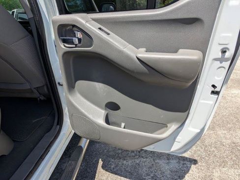 Used 2019 Nissan Frontier SV RWD image 19