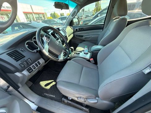 Used 2015 Toyota Tacoma 4x4 Double Cab w/ TRD Sport Package image 9