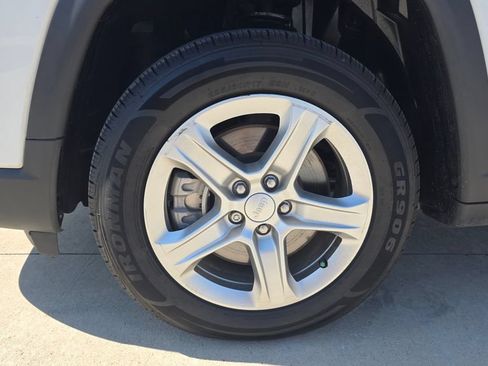 Used 2023 Jeep Compass Latitude AWD/4WD image 10